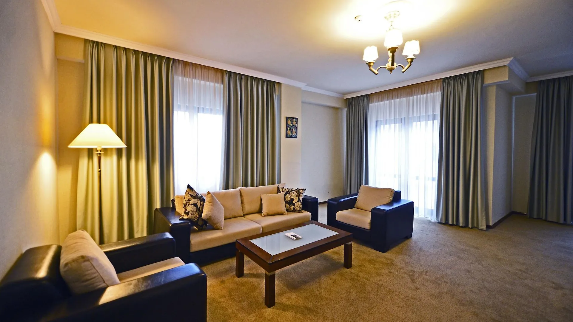 ****  Hotel Astoria טביליסי גאורגיה