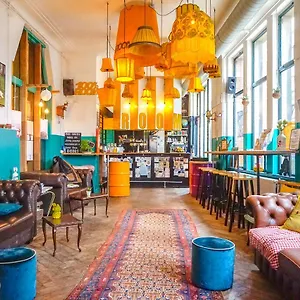 https://hostel-room-rotterdam.ihotelsrotterdam.com