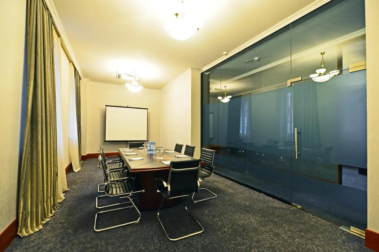 Hotel Astoria Tbilisi 4*,