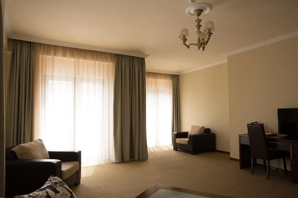 Hotel Astoria Tbilisi 4*,